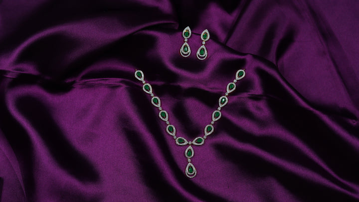 ANUSHI SHORT NECKLACE