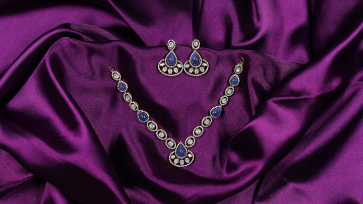 ESHANI SHORT NECKLACE