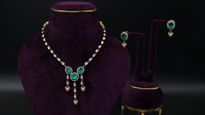 ANVIKA SHORT NECKLACE