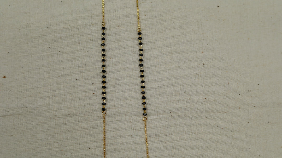 ANVI BLACK BEADS