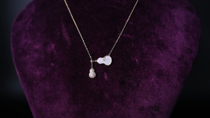 JANISA CHAIN PENDANT