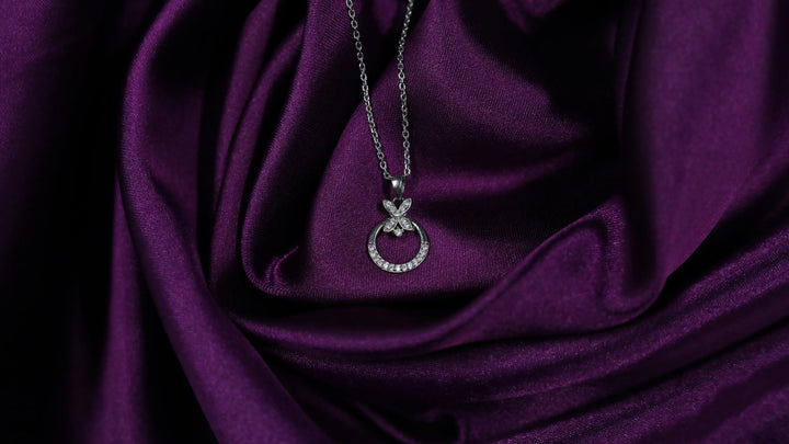 ELARIS CHAIN PENDANT