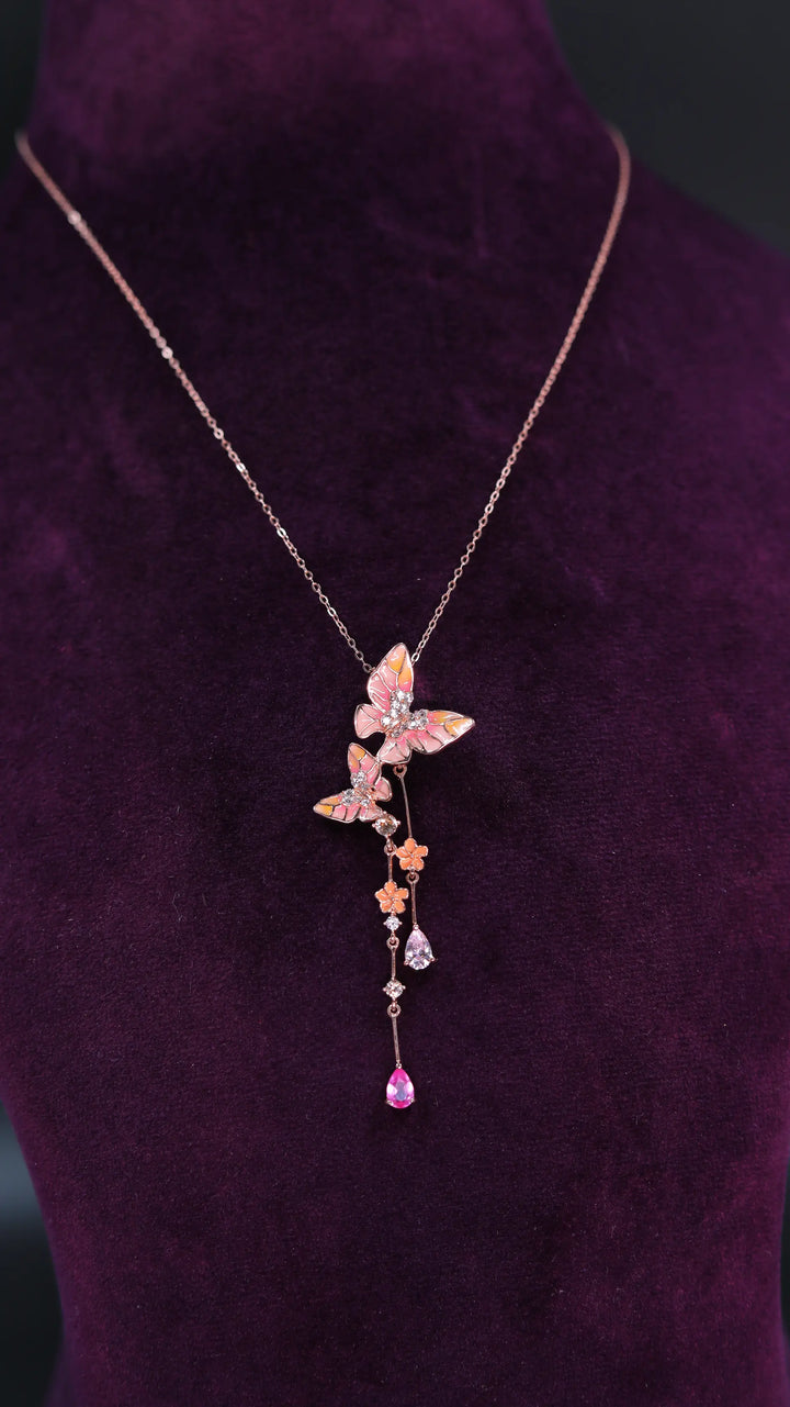 UNISIA CHAIN PENDANT