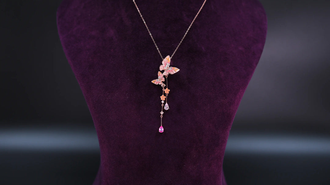 UNISIA CHAIN PENDANT