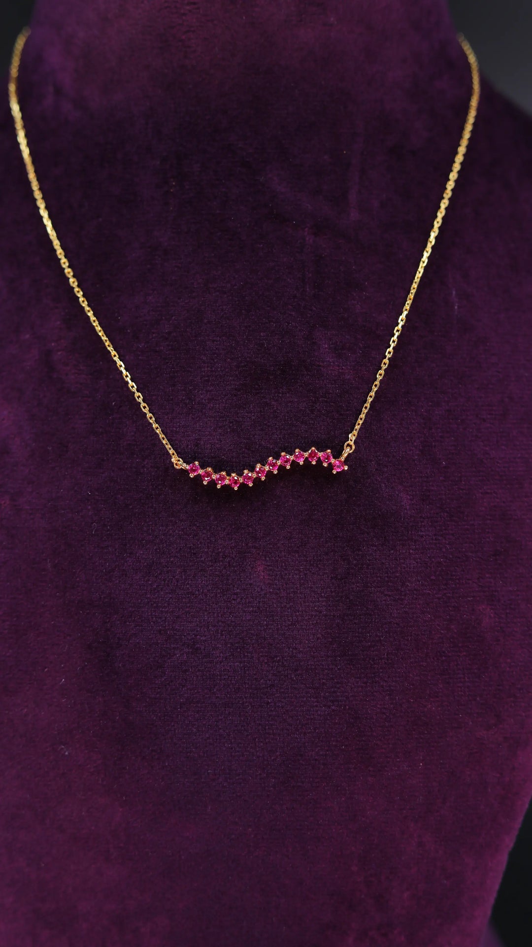 NIVA CHAIN PENDANT