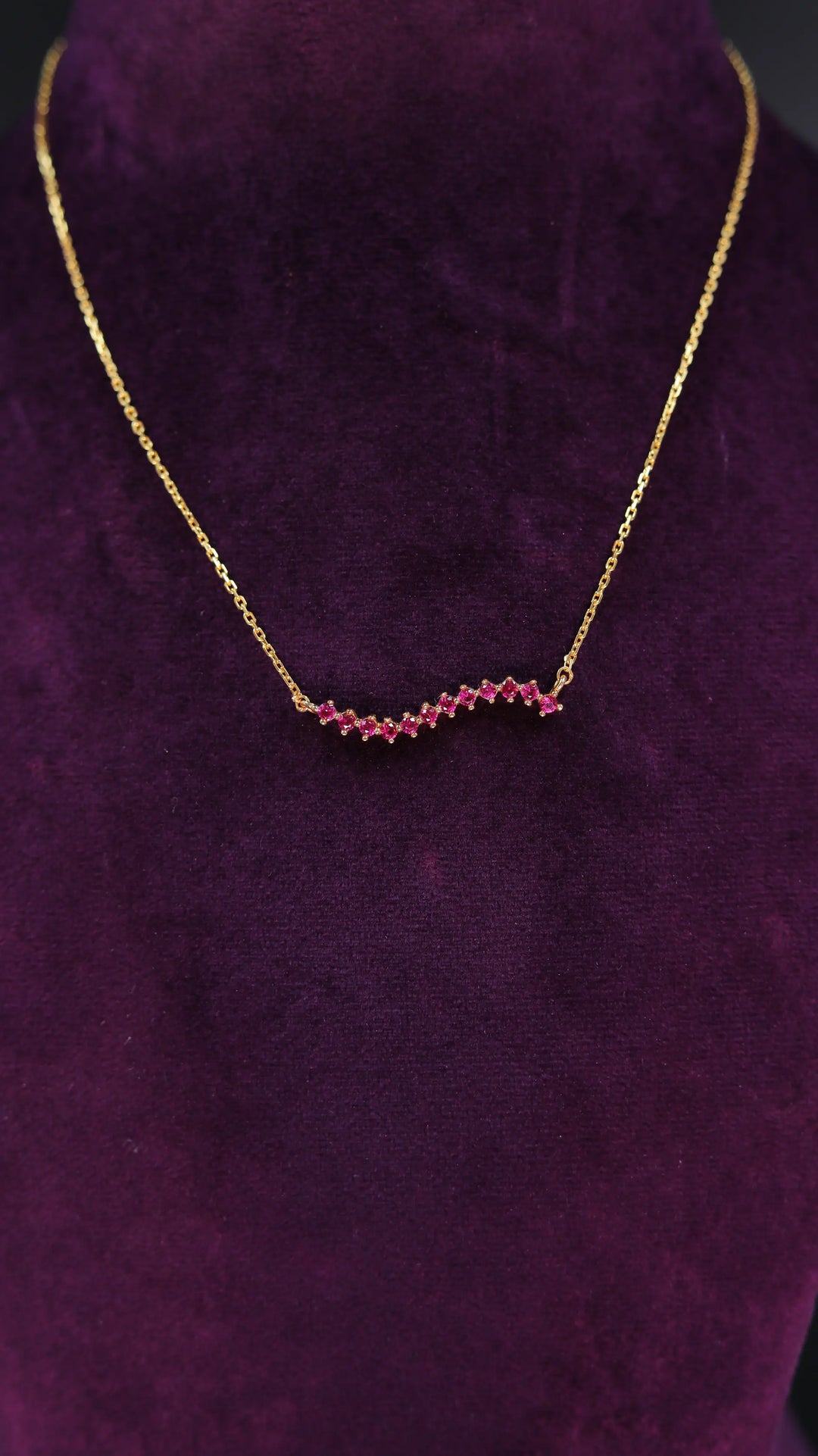 NIVA CHAIN PENDANT